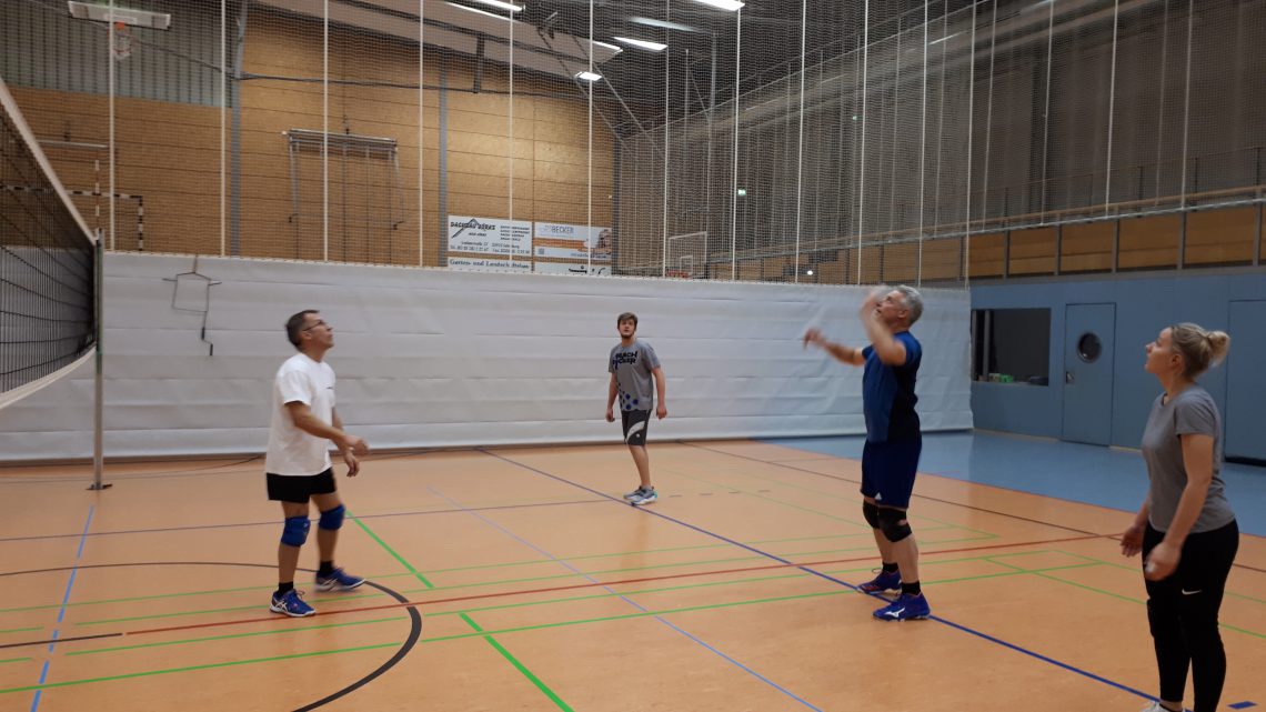 Gemeinsames Training mit Schlagsdorfer Volleyballverein