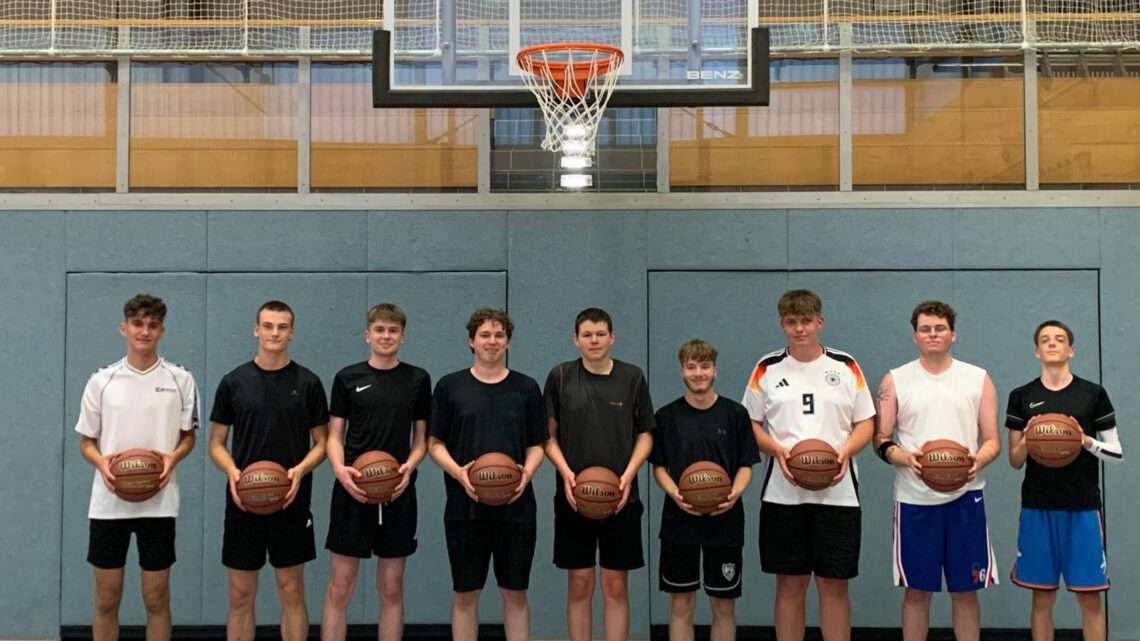 Neue Basketbälle für unsere Jugend und jungen Männer